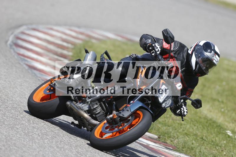 /Archiv-2025/09 22.04.2025 Cornu Master School ADR/rot-rouge/0-2